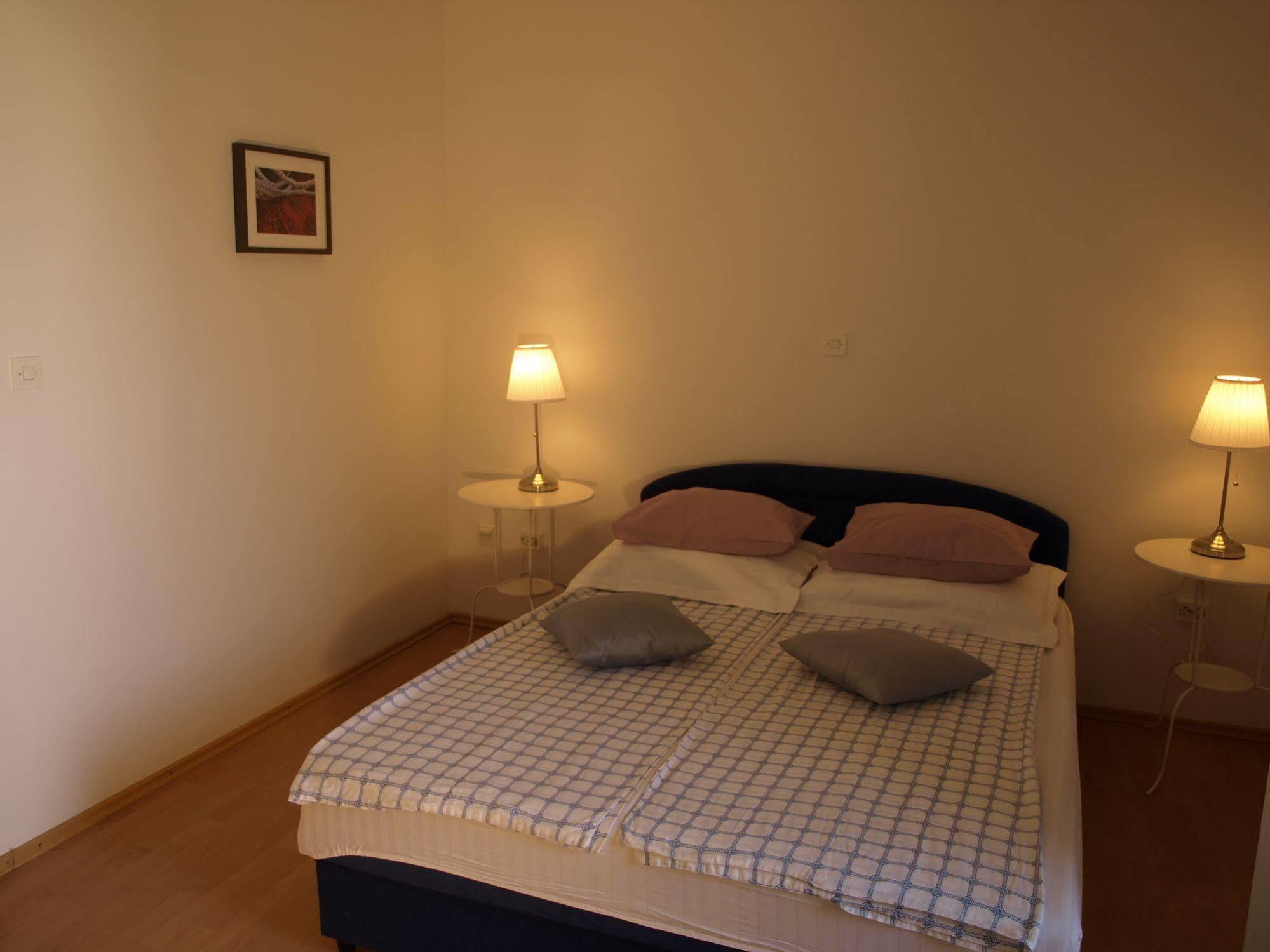 Apartments Issa Макарска Екстериор снимка